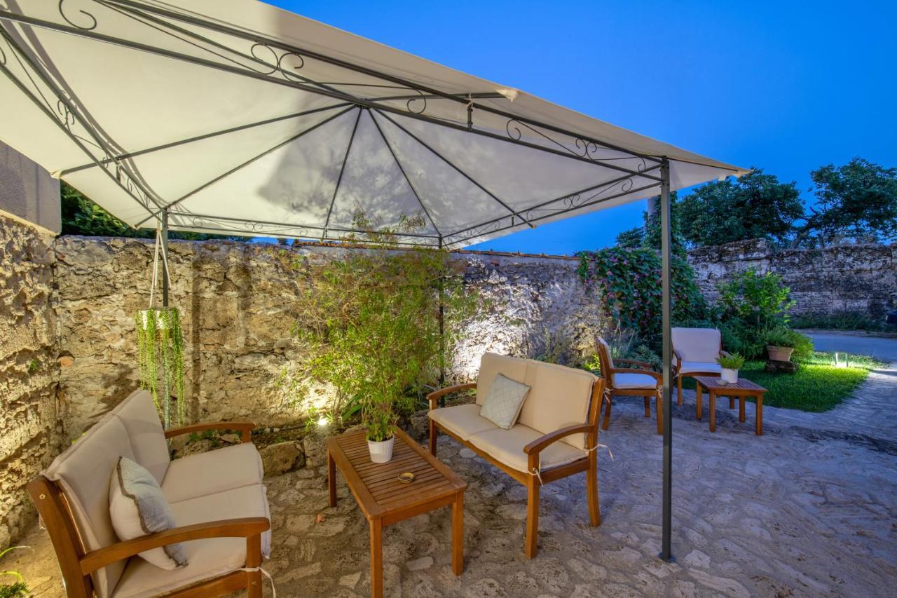 B&B Casa Franco Paestum Exteriör bild